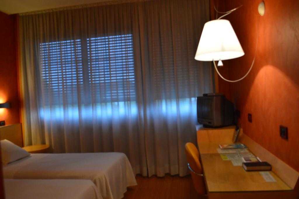 Hotel Alexandra Turin Bagian luar foto