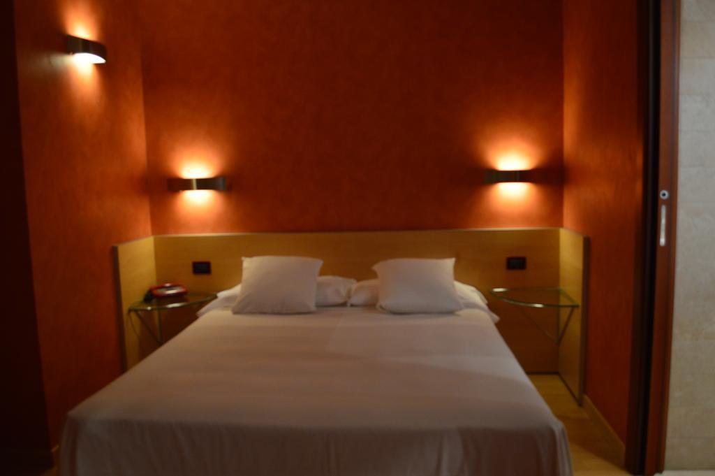 Hotel Alexandra Turin Bagian luar foto