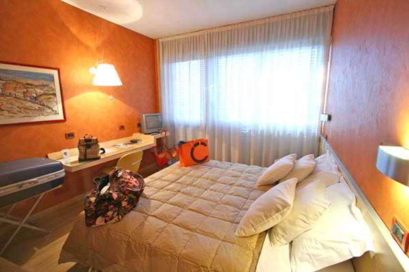 Hotel Alexandra Turin Bagian luar foto