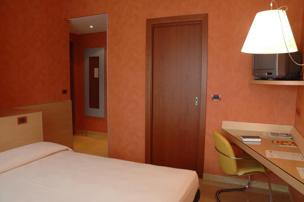 Hotel Alexandra Turin Bagian luar foto