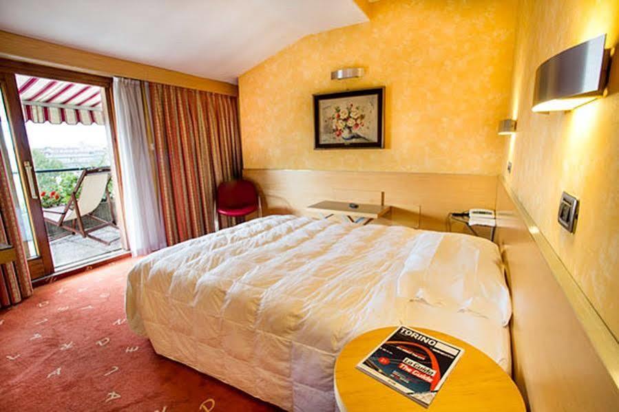 Hotel Alexandra Turin Bagian luar foto